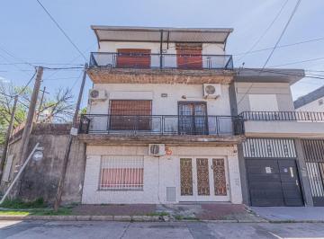 Casa · 198m² · 6 Ambientes · 1 Cochera · Venta Casa Multifamiliar con Patio, Terraza y Sum