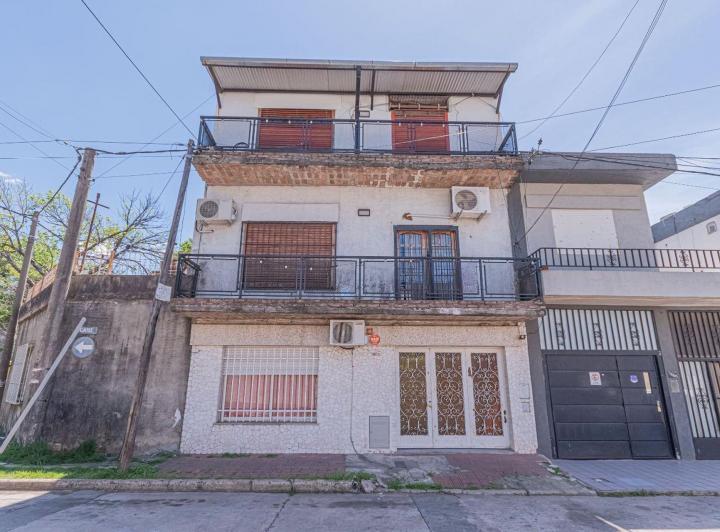 Casa · 198m² · 6 Ambientes · 1 Cochera