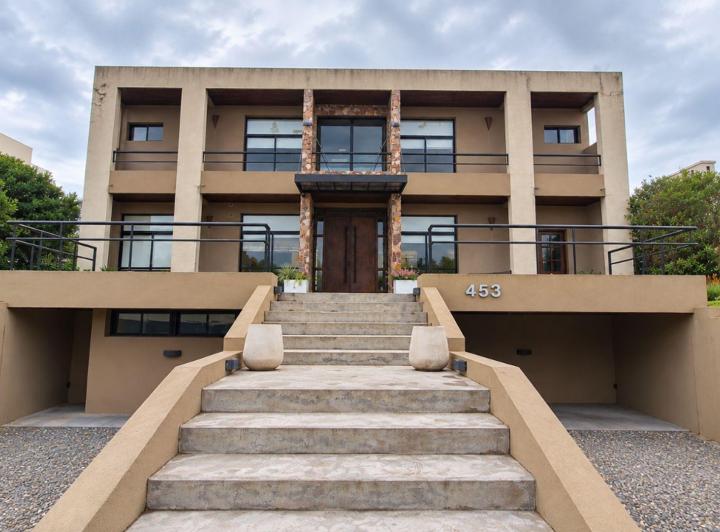 Casa · 278m² · 5 Ambientes · 1 Cochera