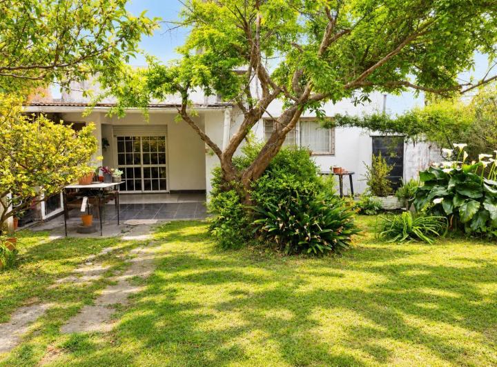 Casa · 140m² · 4 Ambientes · 1 Cochera
