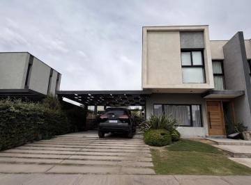 Departamento · 170m² · 5 Ambientes · 2 Cocheras · Hauser Vende Dúplex de 3 Habitaciones en Boedo Village