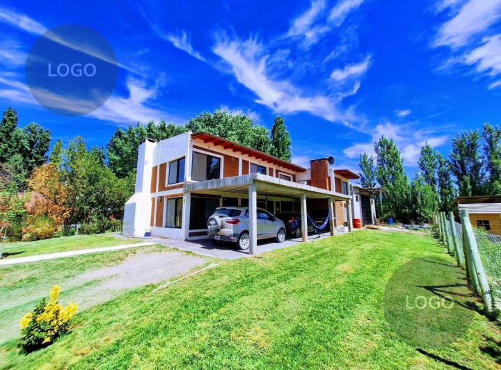 Casa · 410m² · 9 Ambientes · 3 Cocheras