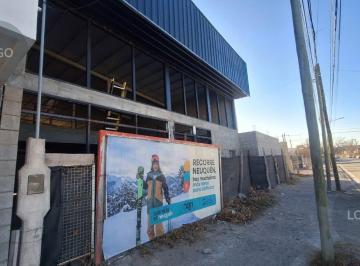 Local comercial · 220m² · 2 Ambientes · En Alquiler | Amplio Local Comercial | Av San Martin Plottier