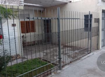 Casa · 201m² · 4 Ambientes · 2 Cocheras · En Venta | Propiedad de 3 Dorm. a 200 m de Av Zapata y Zona Comercial | San Rafael, Mendoza