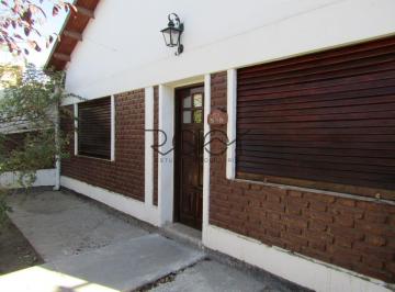 Casa · 340m² · 6 Ambientes · En Venta | Casa de 3 Dorm. + Departamento | Fernández Oro