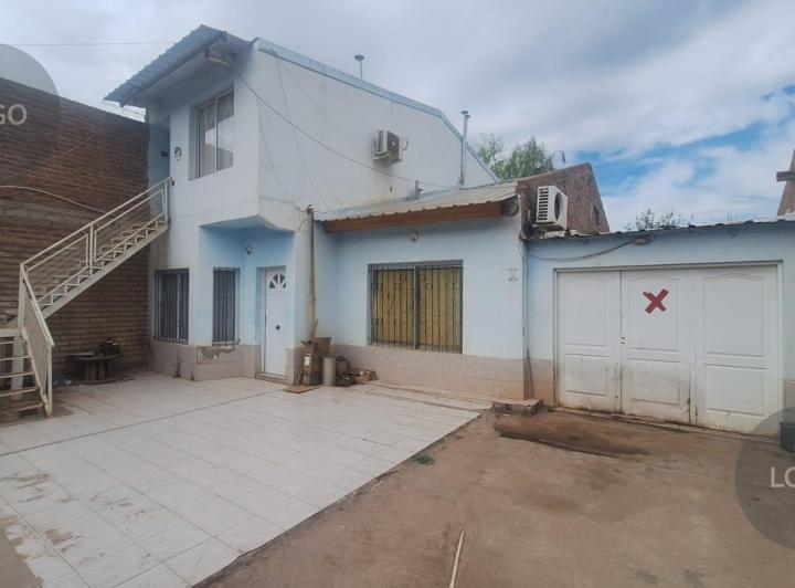 Casa · 378m² · 5 Ambientes · 1 Cochera