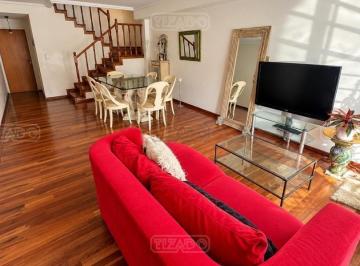 Casa · 171m² · 5 Ambientes · 2 Cocheras · Casa Triplex en Venta en Olivos, Vicente López, G. B. a. Zona Norte