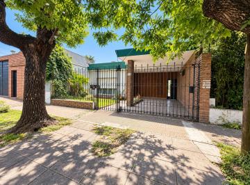 Casa · 190m² · 7 Ambientes · 2 Cocheras · 2 Casas en Venta en Bella Vista