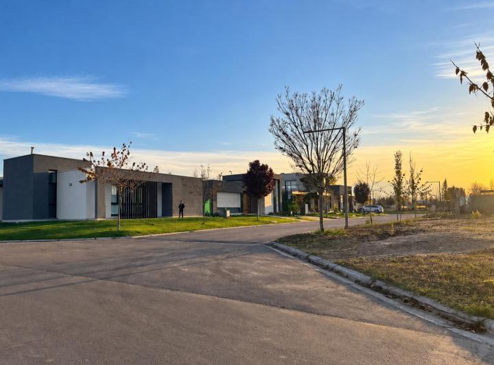 Terreno · 553m²
