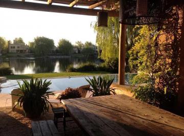Casa · 380m² · 7 Ambientes · 3 Cocheras · Casa en Alquiler Verano del 27 Dic Al 31 Ene 2027 4 Dorm. en Santa Bárbara, Al Agua, Impecable