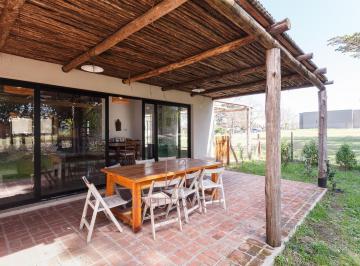Casa · 210m² · 4 Ambientes · 3 Cocheras · Casa en Venta Barrio Barrancas de San Benito, Chapadmalal.