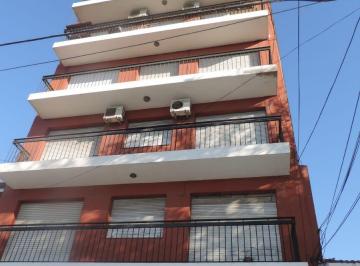 Departamento de 2 ambientes, Quilmes · Alquiler Dpto. 2 Amb. Luminoso, Cocina; Lavadero; Living Comedor, Dor. C/placard, Baño Comp/bañera