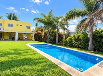 Casa · 157m² · 6 Ambientes · Casa en Venta en Santa Guadalupe, Pilar del Este, Pilar