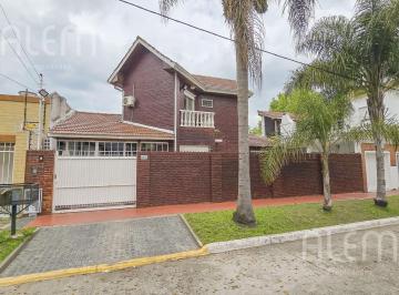 Casa · 130m² · 2 Dormitorios · Casa en Venta en Lomas de Zamora
