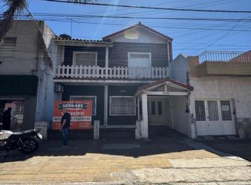 Casa · 220m² · 6 Ambientes · 3 Cocheras · Venta Chalet Para Dos Familias Ocho Ambientes San Andres