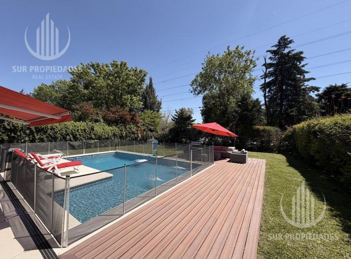 Casa · 840m² · 5 Ambientes · 4 Cocheras