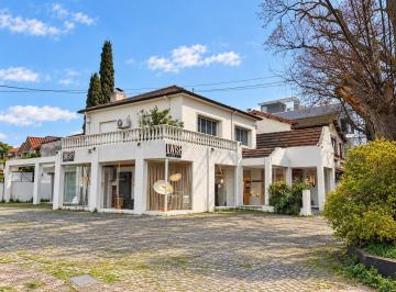 Local comercial · 358m² · 6 Ambientes · 6 Cocheras · Imponente Local en Esquina con Oficinas en Alquiler Sobre Av Libertador en Acassuso.