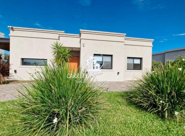 Casa en venta en Santa Elena · 4 ambientes