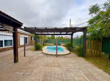 Casa · 200m² · 7 Ambientes · 2 Cocheras · Venta Casa 3 Dorm con Piscina en Salinas Sur