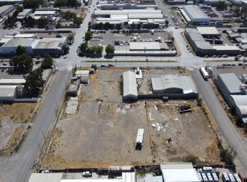 Terreno · 280m² · Terreno en Esquina Barrio Industrial