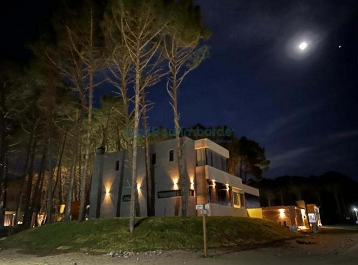 Casa · 290m² · 5 Ambientes · 1 Cochera