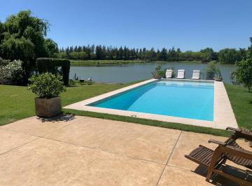 Casa · 330m² · 4 Dormitorios · 2 Cocheras · 27/12 Al 31/01 - Casa Al Lago en Alquiler de Temporada en Santa Bárbara