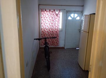 Casa · 92m² · 3 Ambientes · Casa en Venta – Plaza Huincul, Zona Céntrica
