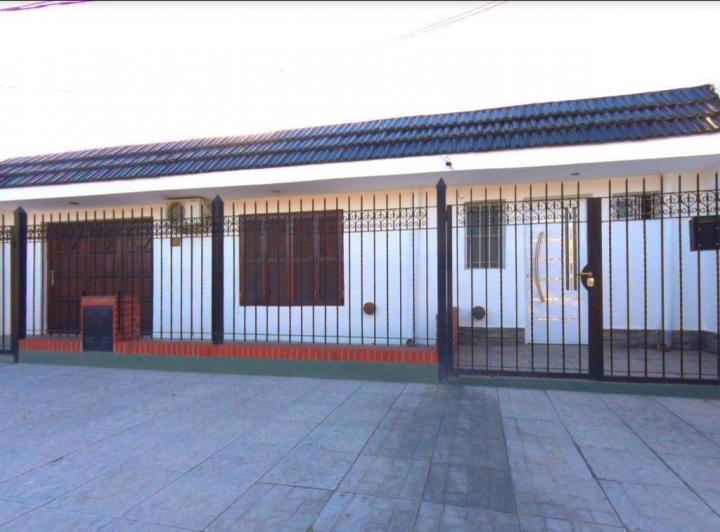 Casa · 143m² · 4 Ambientes · 2 Cocheras
