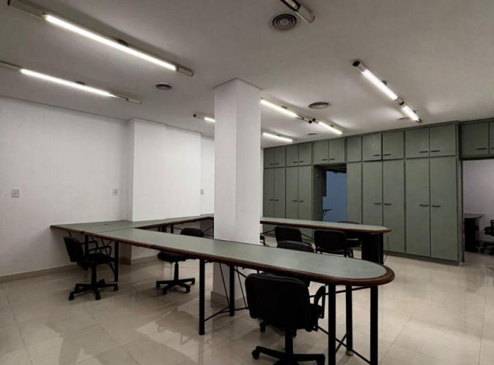 Oficina comercial · 90m² · 5 Ambientes