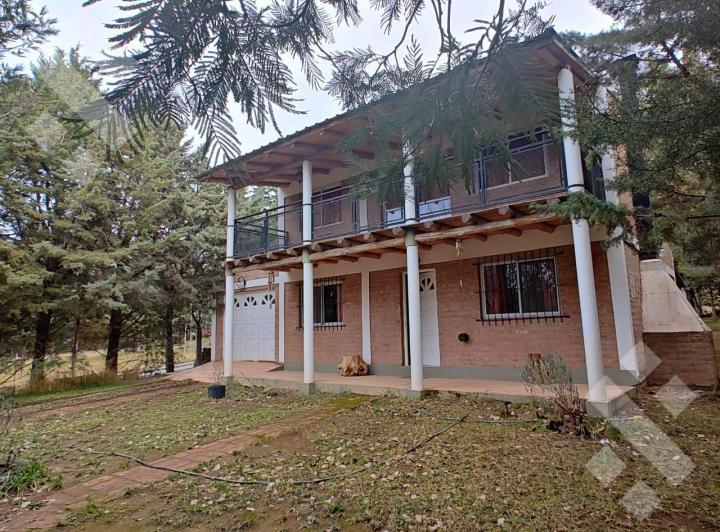 Casa · 126m² · 5 Ambientes · 1 Cochera