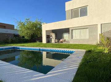 Casa · 100m² · 4 Ambientes · 2 Cocheras · Casa en Alquiler Amoblada - Casas del Este, Pilar del Este