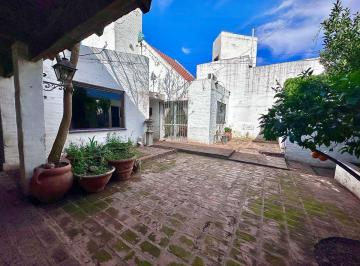 Casa de 6 ambientes, Córdoba · Alquiler Sobre Av Menendez Pidal - Una Planta