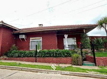Casa · 481m² · 4 Ambientes · 2 Cocheras · Casa en Venta 4 Ambientes en El Centro de Capilla del Señor