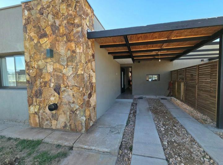 Casa · 90m² · 3 Ambientes · 1 Cochera
