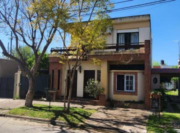 Casa · 129m² · 7 Ambientes · 2 Cocheras · Venta Casa 7 Ambientes Ituzaingo Apto Credito