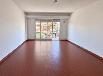Departamento · 74m² · 3 Ambientes · Venta Depto 3 Amb. C/balcon Apto Credito, Flores