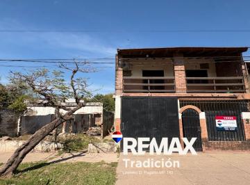 Casa · 100m² · 5 Ambientes · 1 Cochera · Casa y Terreno en Venta - Resistencia