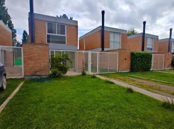 Departamento · 84m² · 3 Ambientes · 2 Cocheras · Duplex Dos Dorm. con Entrada Vehicular, Patio y Parrilla en Alquiler | Barrio Privado Pueblo D