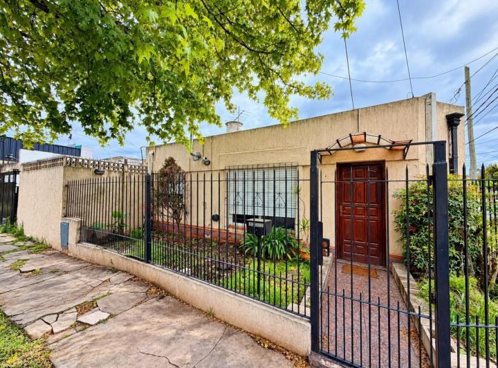Casa · 132m² · 4 Ambientes · 1 Cochera