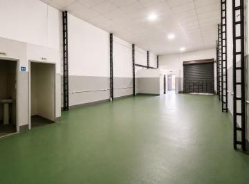 Local comercial · 160m² · 3 Ambientes · En Venta Galpón con Local Comercial en Barrio San Martin