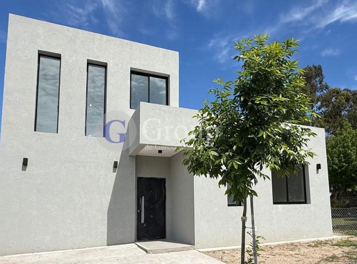 Casa · 180m² · 5 Ambientes · 1 Cochera
