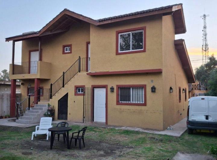 Casa · 121m² · 4 Ambientes · 2 Cocheras