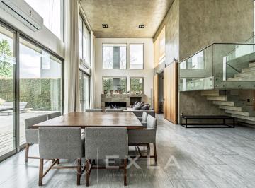 Casa · 332m² · 6 Ambientes · 2 Cocheras · Casa en Alquiler Sobre La Cancha de Golf – 4 Dorm. – El Golf, Nordelta