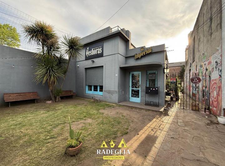 Local comercial · 250m² · 6 Ambientes · 1 Cochera
