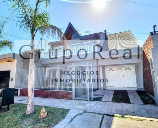 Casa · 220m² · 4 Dormitorios