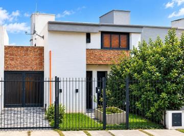 Casa · 100m² · 2 Dormitorios · 1 Cochera · Alquiler Casa 2 Dorm. - 2 Baños en B° Granja de Funes (Zona Norte)