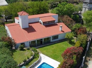 Casa de 5 ambientes, Córdoba · Country Costa Verde - Venta Casa 3/4 Dorm Diseño y Categoría 470 m² Cub / 1250 m² Ter - Oportunidad