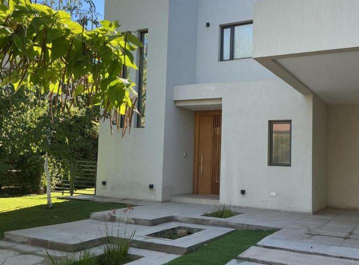Casa · 316m² · 1 Ambiente · 1 Cochera
