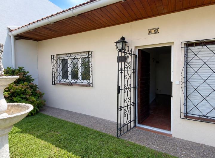 Casa · 176m² · 4 Ambientes · 1 Cochera
