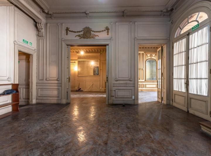 Casa · 525m² · 16 Ambientes · 1 Cochera